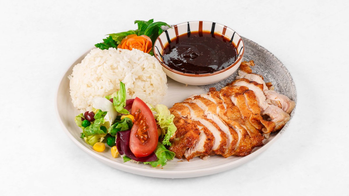 Riževa skleda s pohanim piščancem in teriyaki omako